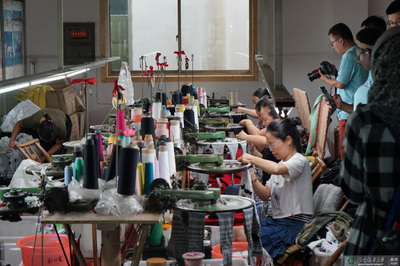 綠意賦能，織就未來——記綠色長征長江之歌實(shí)踐團(tuán)探訪安吉美麗鄉(xiāng)村與生態(tài)紡織品研發(fā)